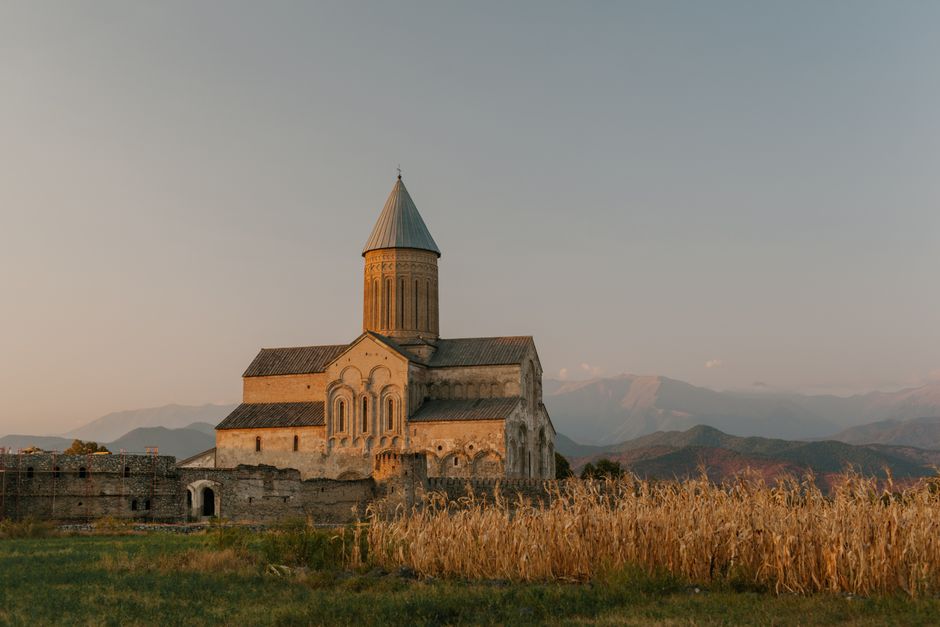 ქართული მართლმადიდებელი მონასტერი მთებში